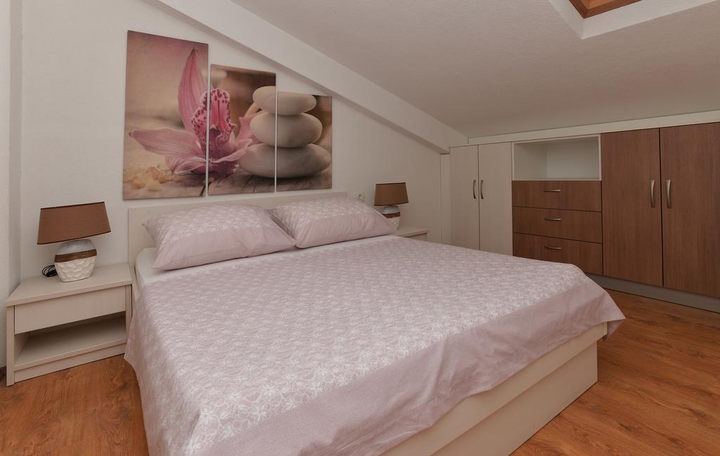 Ivana Apartments Makarska Bagian luar foto