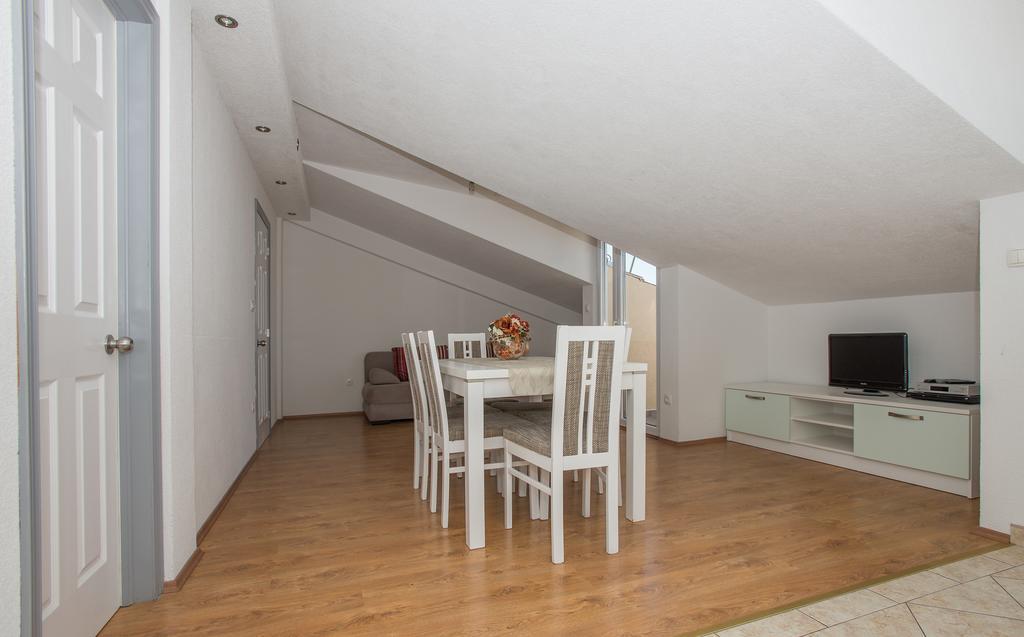 Ivana Apartments Makarska Bagian luar foto
