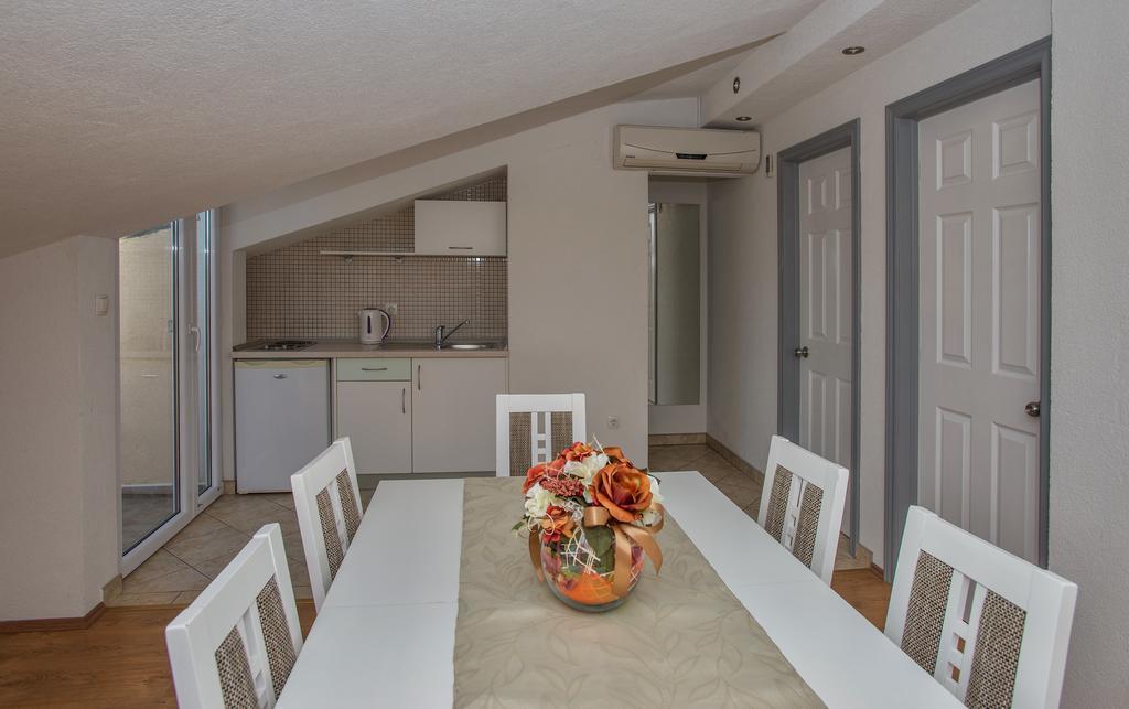 Ivana Apartments Makarska Bagian luar foto