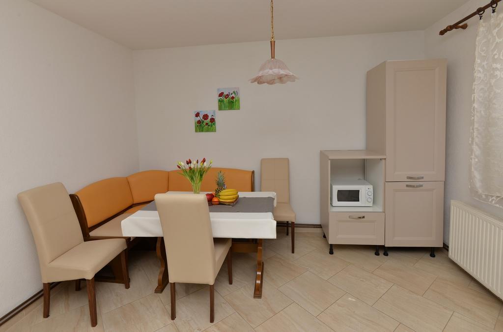Ivana Apartments Makarska Bagian luar foto