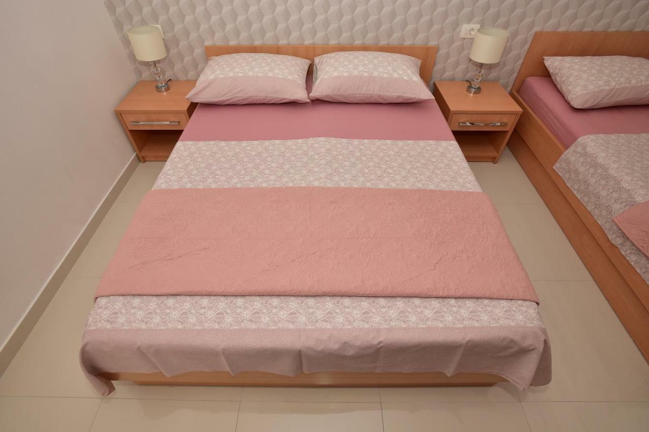 Ivana Apartments Makarska Bagian luar foto