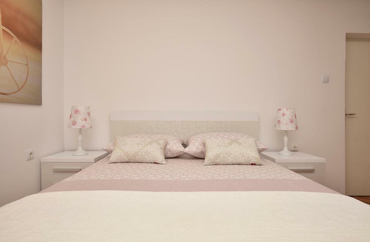 Ivana Apartments Makarska Bagian luar foto