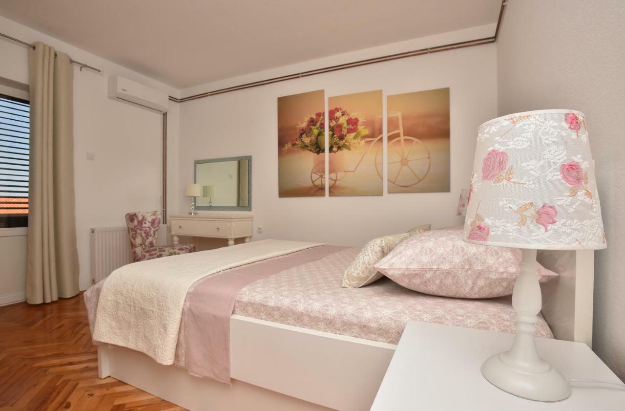 Ivana Apartments Makarska Bagian luar foto