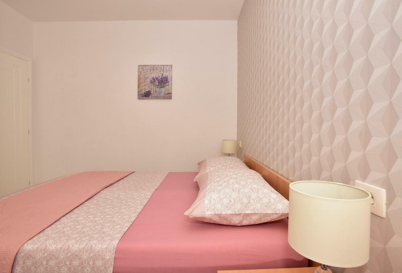 Ivana Apartments Makarska Bagian luar foto