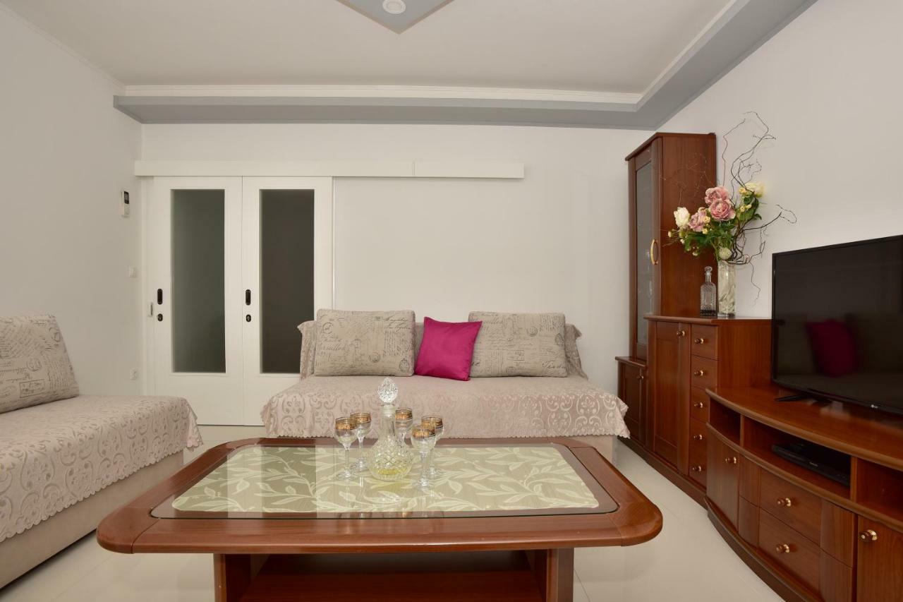 Ivana Apartments Makarska Bagian luar foto