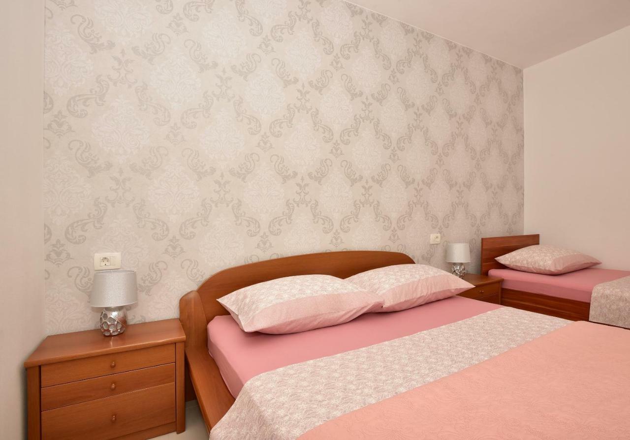 Ivana Apartments Makarska Bagian luar foto