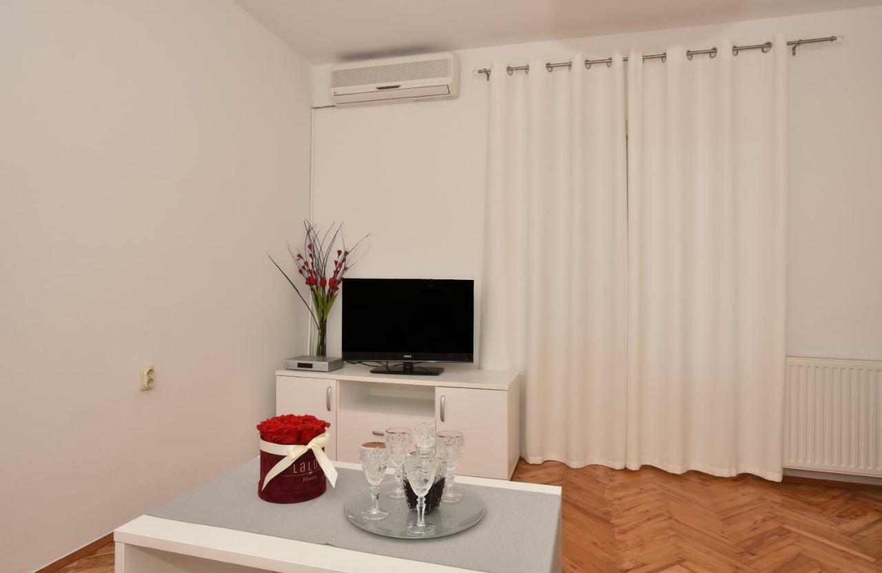 Ivana Apartments Makarska Bagian luar foto