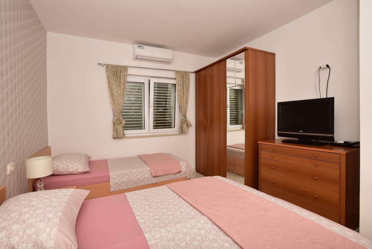 Ivana Apartments Makarska Bagian luar foto